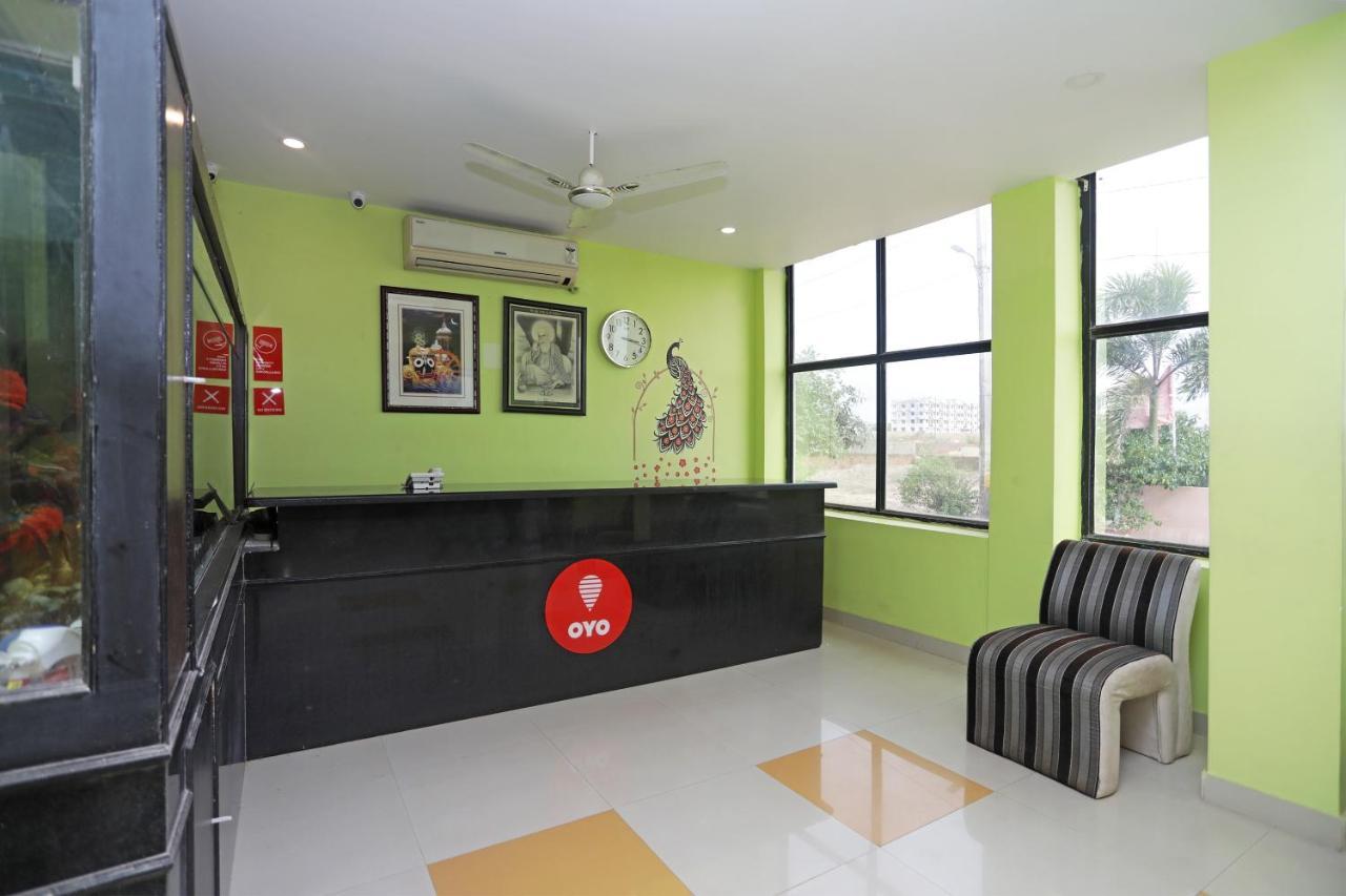 Oyo 3072 Royal Hotel 3*